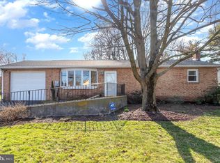 6046 Edward Dr, Mechanicsburg, PA 17050