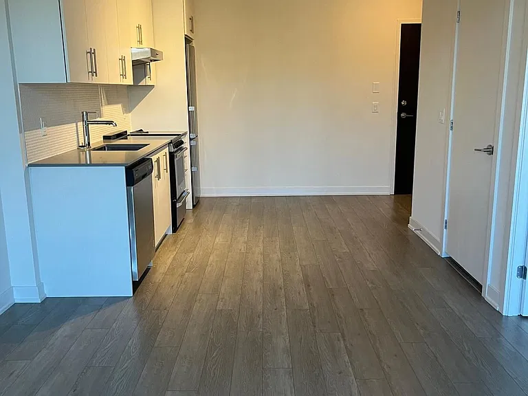 212 King William St #522 — Photo 4