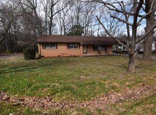 407 Ashebrook Park Rd, Dallas, NC 28034