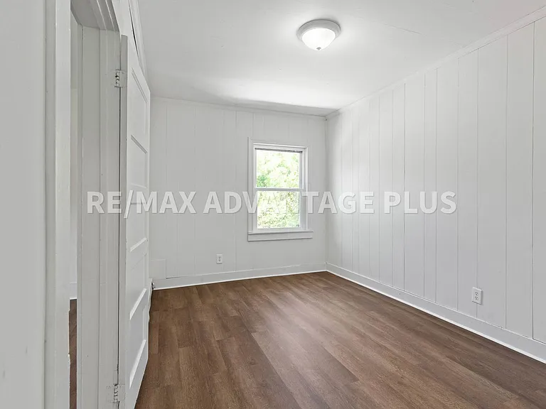 516 N Center St — Photo 14
