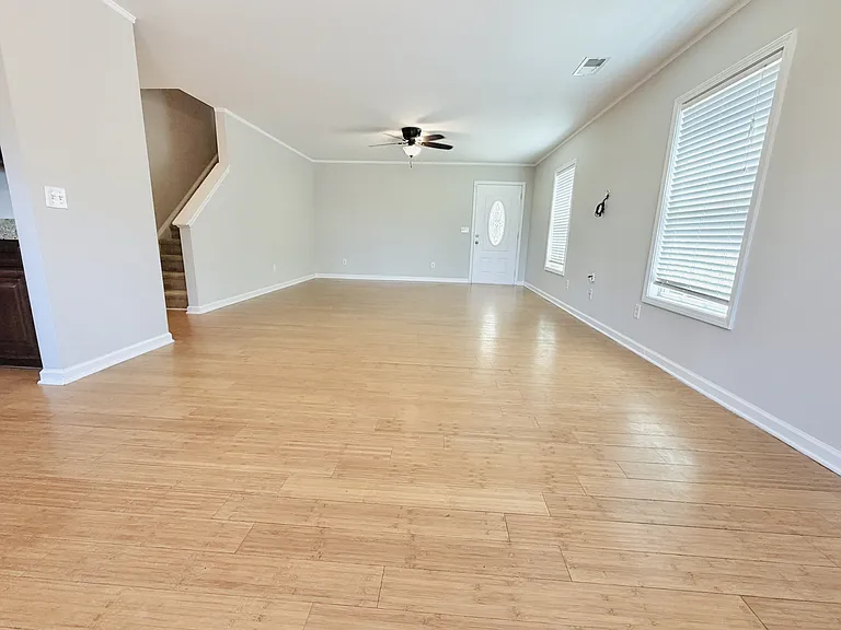 312 Ashmore Ln — Photo 5