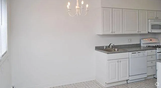 Marina Park Apartments — Photo 4