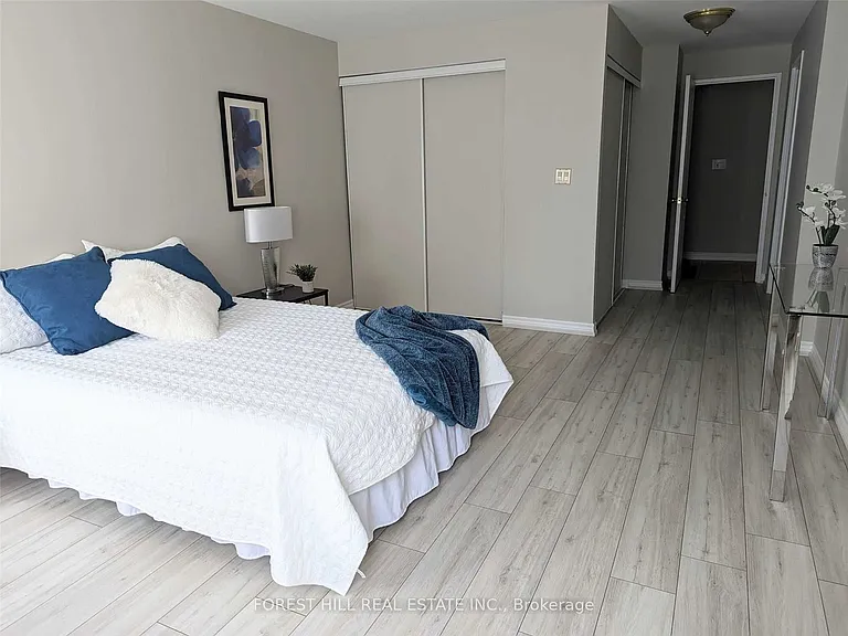 9 Greenbriar Rd #103 — Photo 13