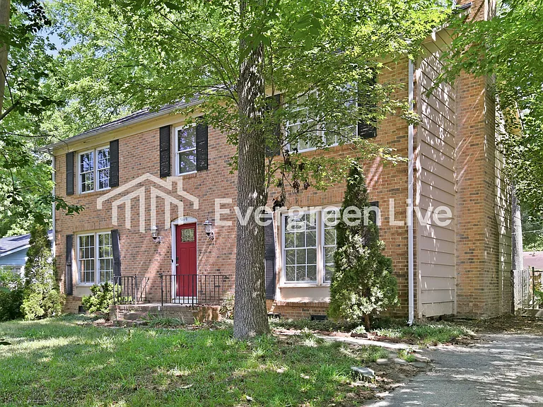 3410 Winchester Dr — Photo 2