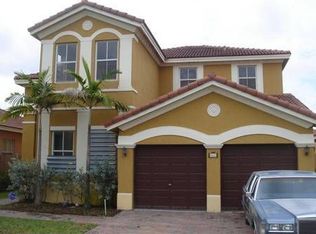 8850 NW 182nd St, Hialeah, FL 33018