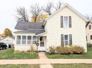 517 W Spruce St, Chippewa Falls, WI 54729