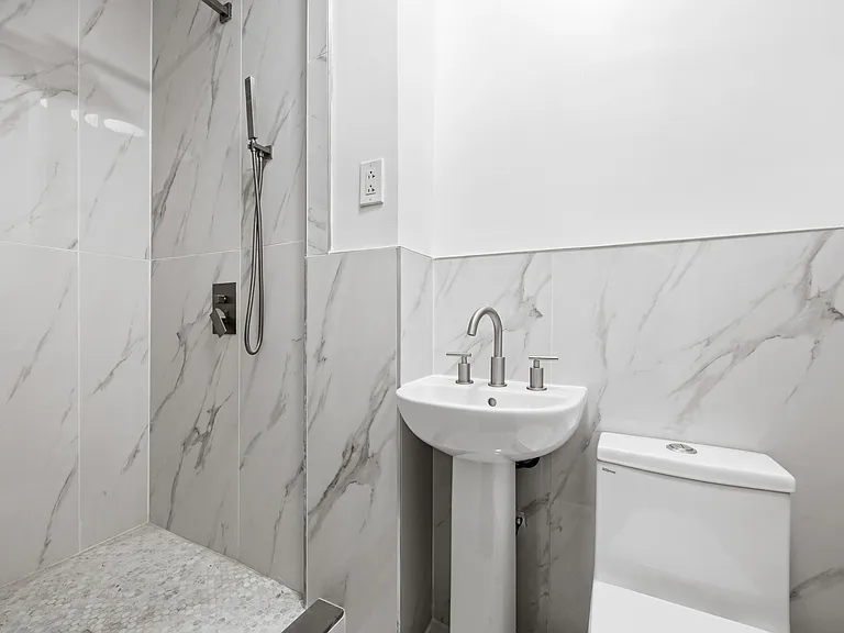 964 Madison St #2A — Photo 13