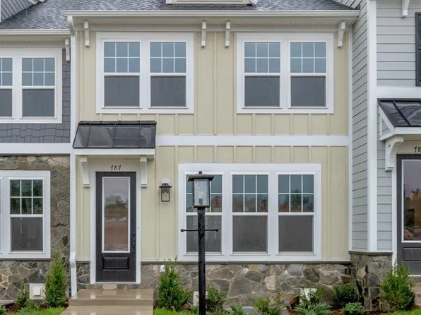 787 Park Ridge Dr, Crozet, VA 22932