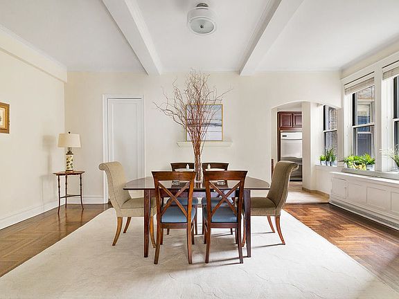 3rd image of 41 Eastern Pkwy APT 4A
