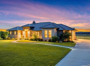 122 Scheele Rd, Boerne, TX 78015