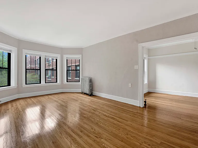 1237 1/2 W Greenleaf Ave #2E — Photo 3