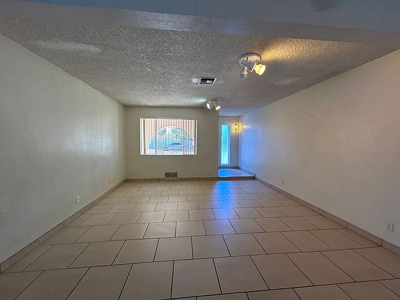 2nd image of 518 W La Jolla Dr
