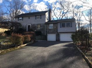 31 Mountainside Dr, Wayne, NJ