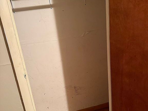 5th image of 361 Walnut St