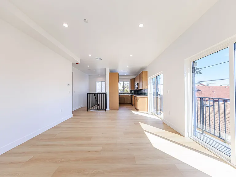 2424 S West View St — Photo 19