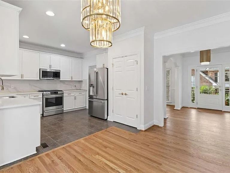 1711 Summit Glen Ln — Photo 8
