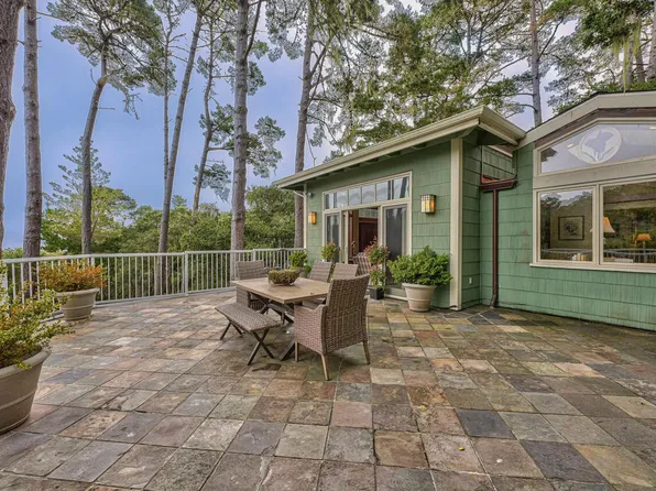 40 Cuesta Vista Dr, Monterey, CA 93940