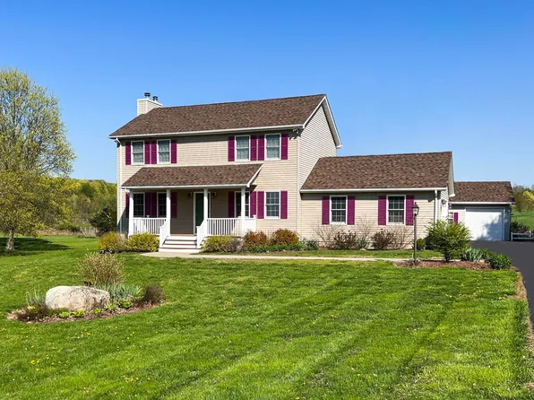 24 Millbrook Rd, Wallkill, NY 12589