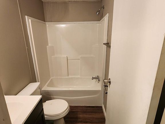 5th image of 3501 W Royal Dr
