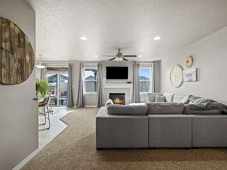 275 Wishkah Dr — Photo 10