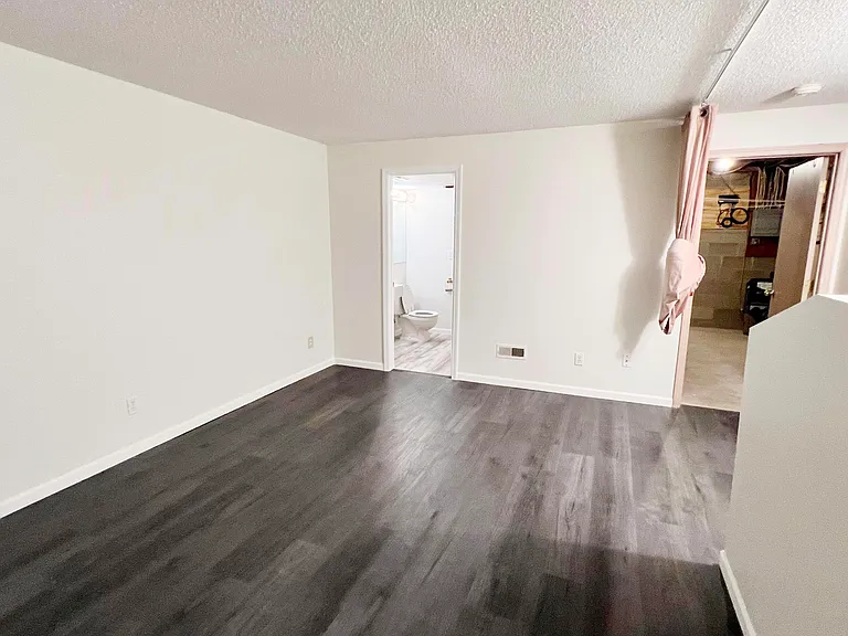 2104 E 22nd St — Photo 15