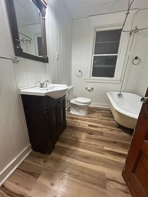 3 bed, 1.0 bath, 1412 sqft, $1,350 — Photo 4