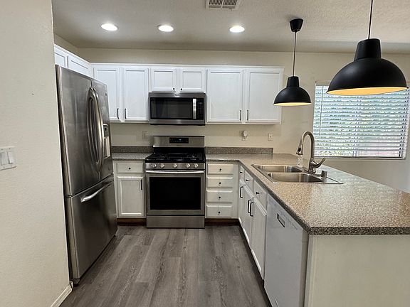 4th image of 3825 Bayamon St