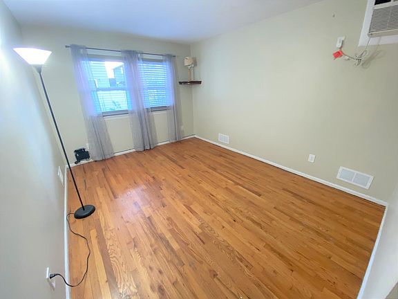 5th image of 180 Auburn Ave Floor 1