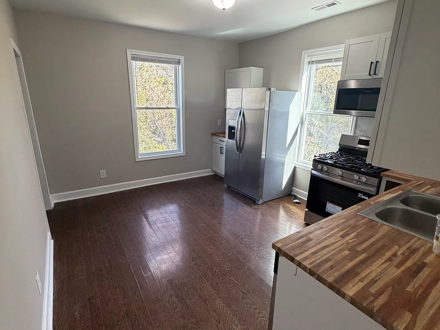 2 bed, 950 sqft, $1,450 — Photo 3