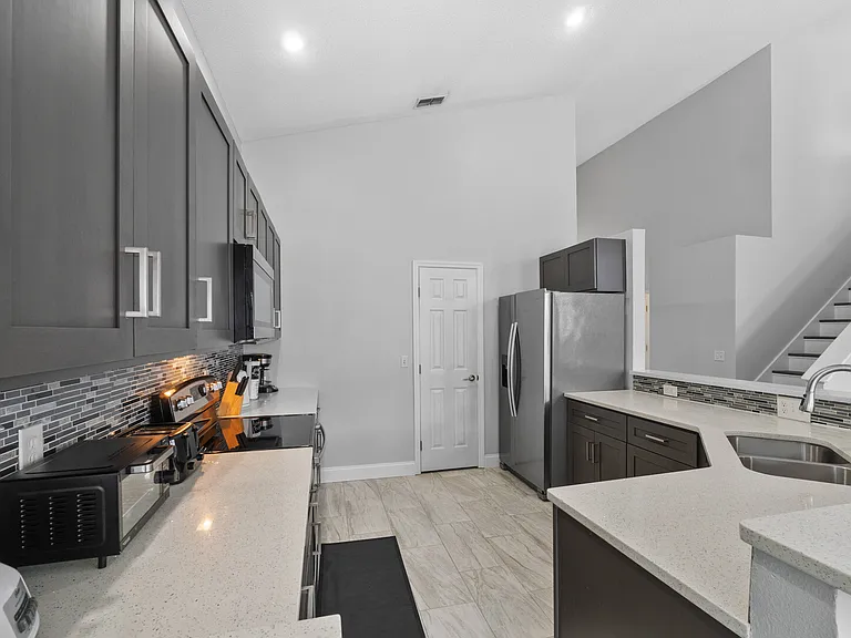 Riggs Cir — Photo 9