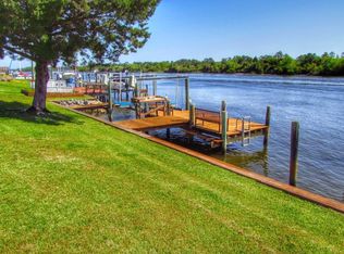 686 Sea Gate Dr, Newport, NC 28570