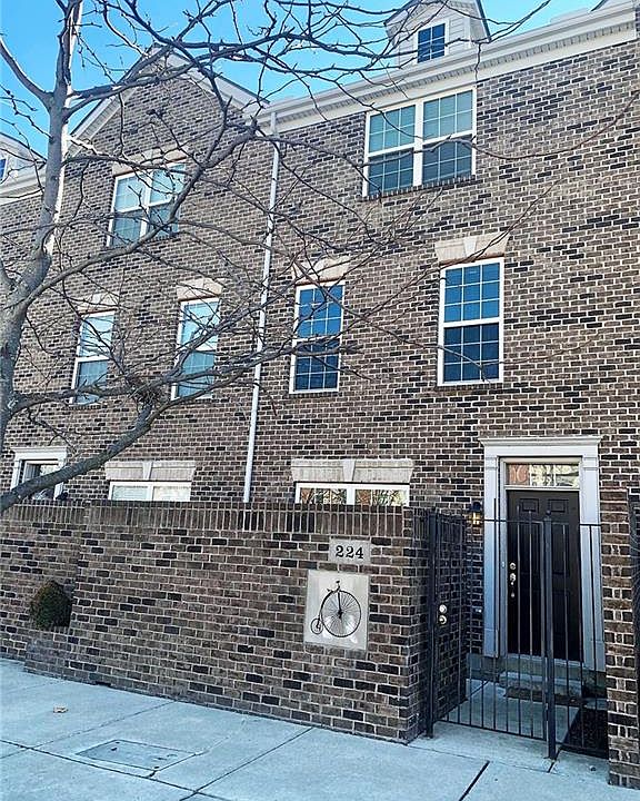 1st image of 224 E 1st St