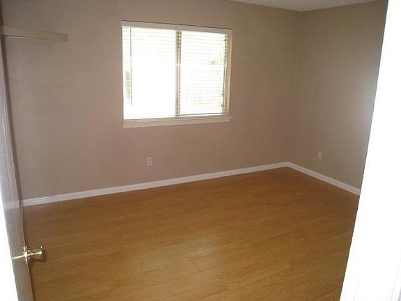 5th image of 2202 Lexfield Ln