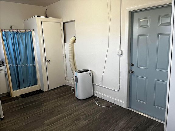 5th image of 980 NE 169th St #200