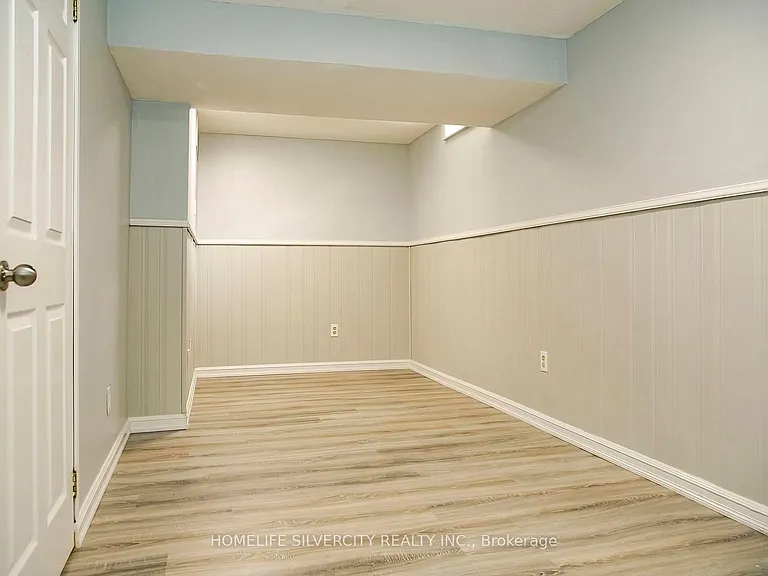 21 Mitchell Ave — Photo 39