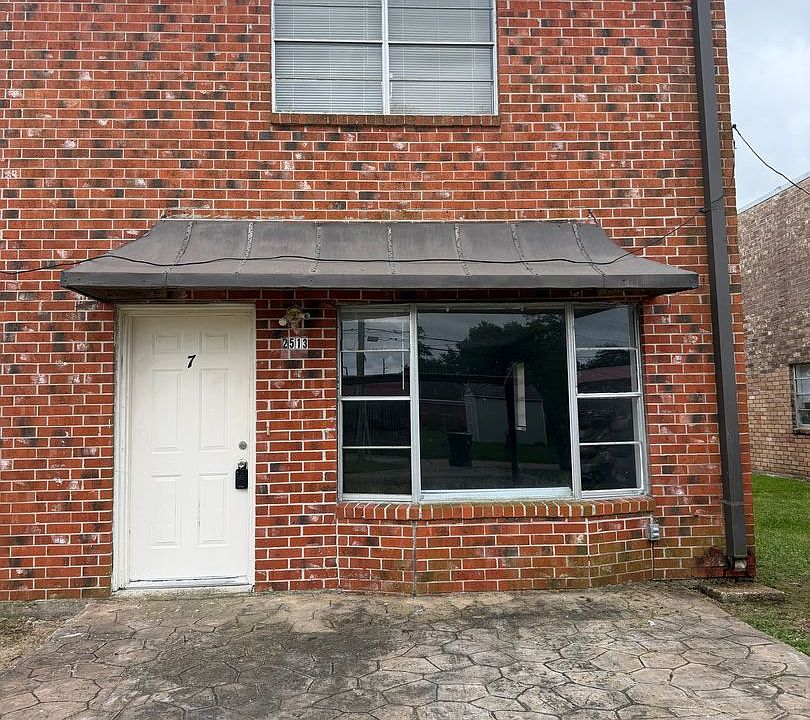 1st image of 2513 Oak Park Blvd