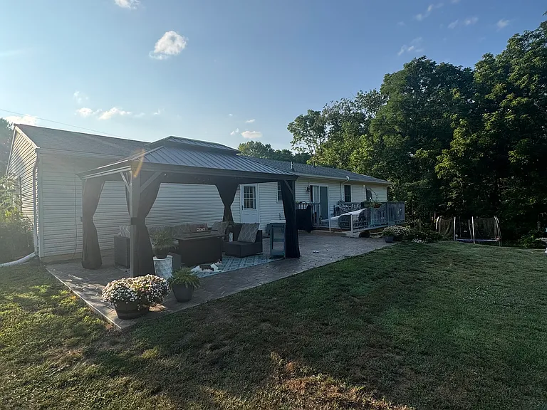 Greendale Dr — Photo 15