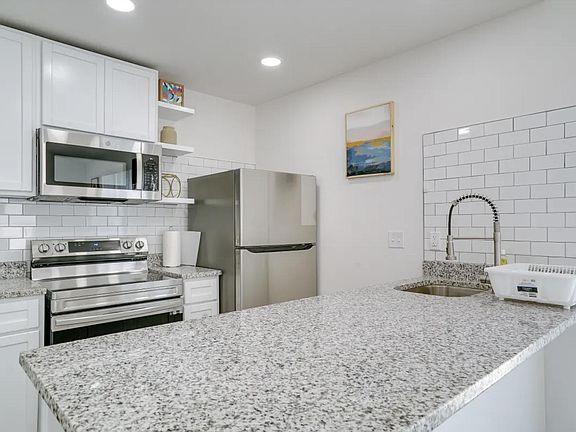 2nd image of 3706 Porter Ave Unit B