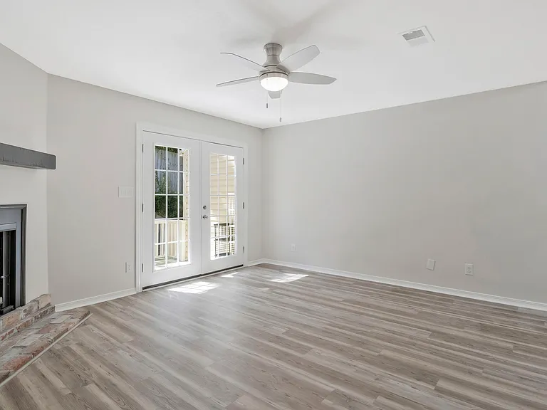 4221 Brookside Dr — Photo 6