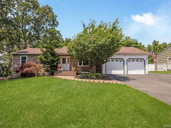 353 Thrift Street, Ronkonkoma, NY 11779