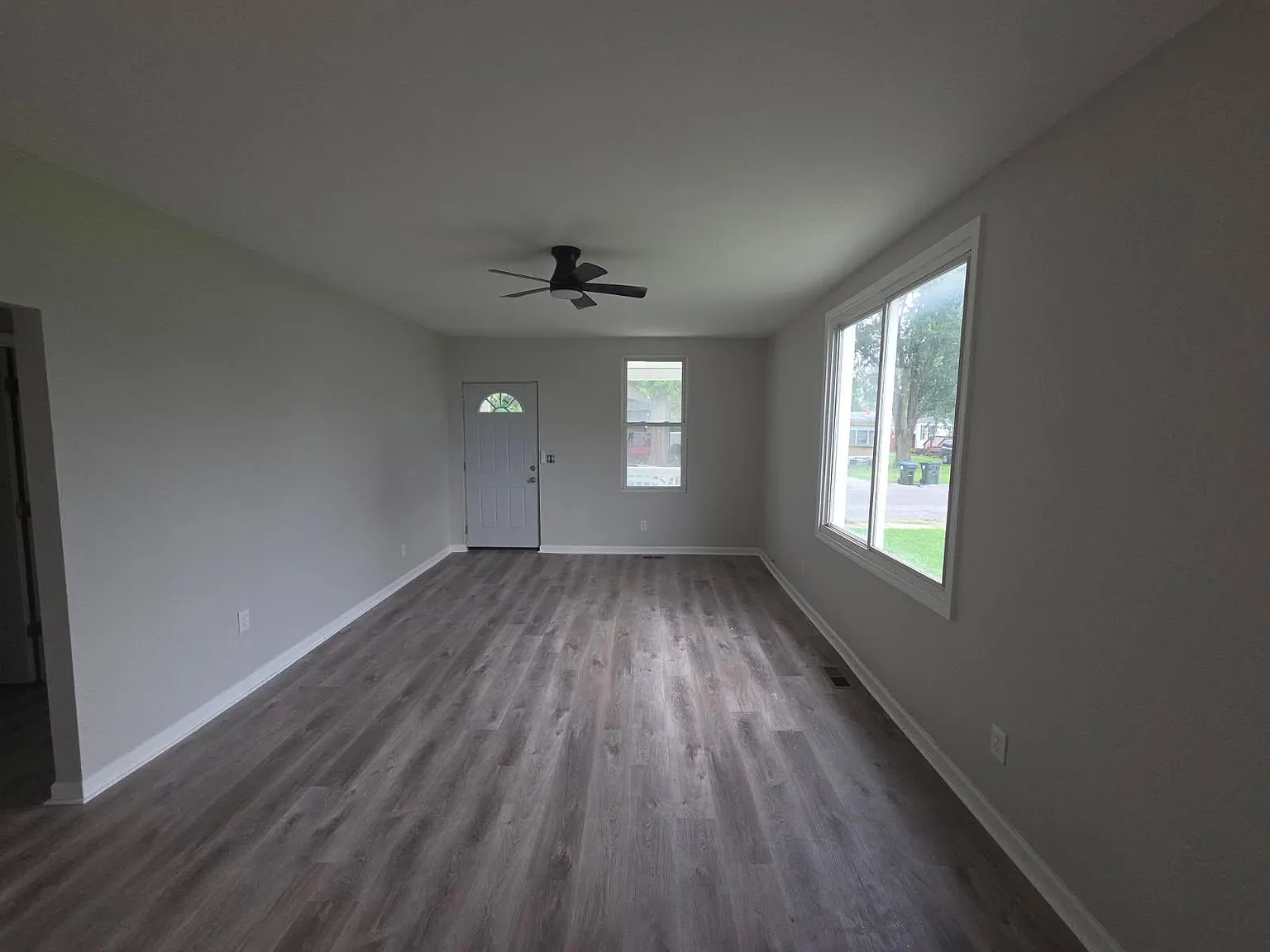 Fully remodeled home ready to move in — Photo 3