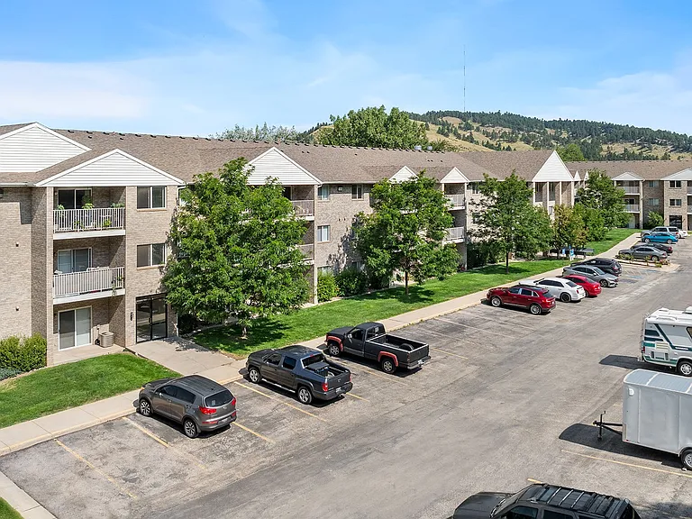 Alps Park Apartments — Photo 16