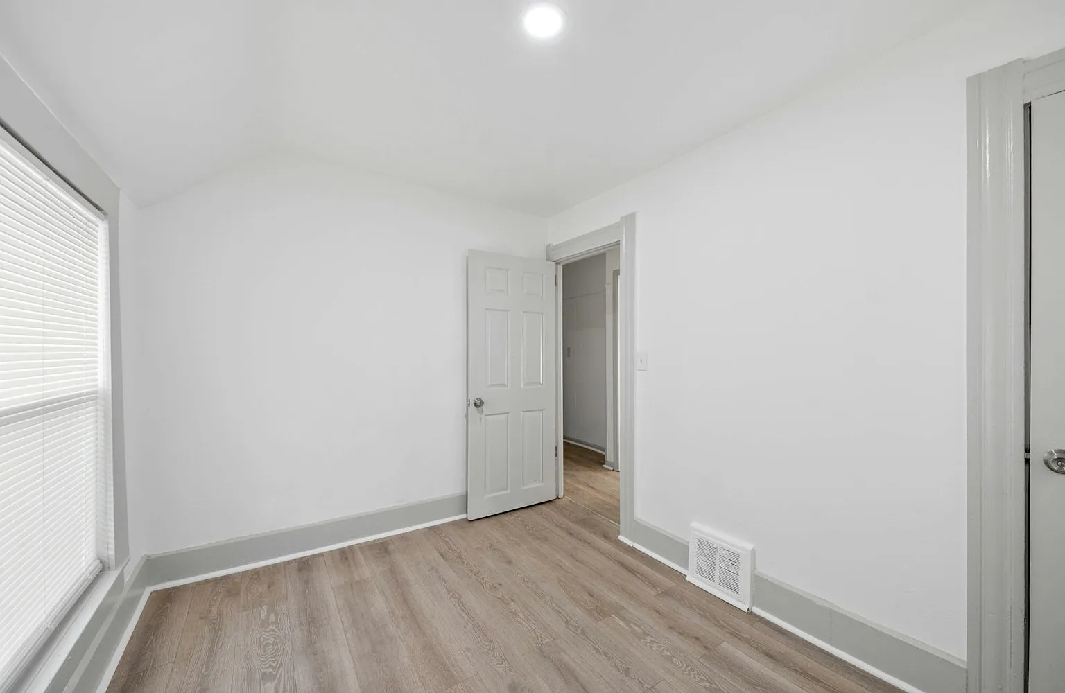 2069 West 81st Street — Photo 4