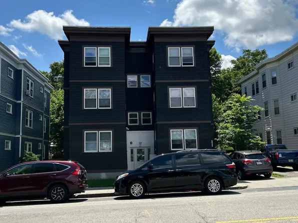 305 Cummins Hwy #2-R, Roslindale, MA 02131