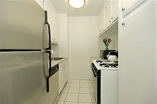 Sold by Fenwick Keats Real Estate | media 18