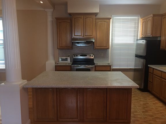 2nd image of 205 N 5th St