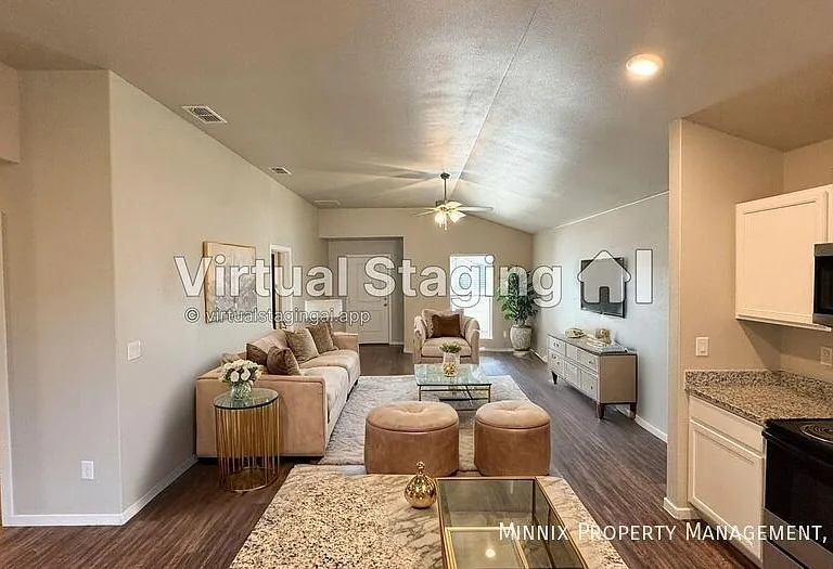 2033 Kenwood Ave — Photo 2