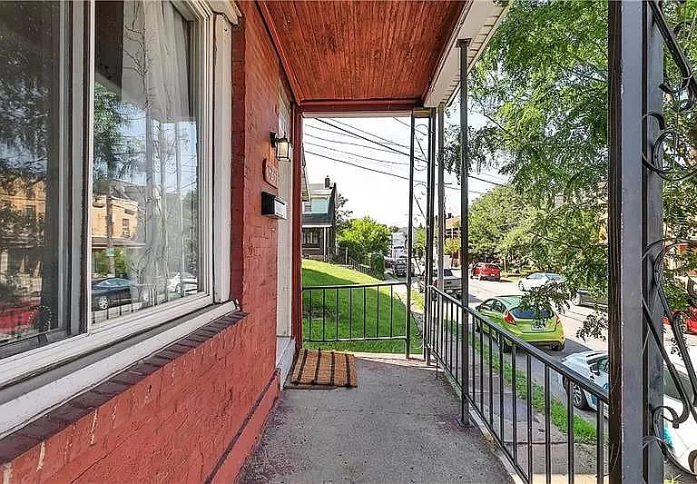 3230 Ward St — Photo 2