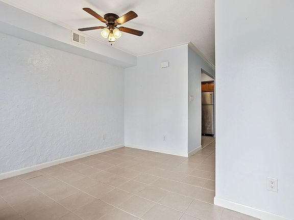 4th image of 115 Beechnut St APT A3