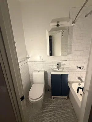 Bathroom, photo 1